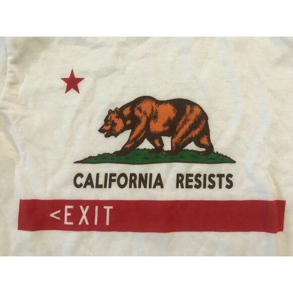 NWTS - CALIFORNIA BEAR RESISTS PROTEST (Anti-Trump) White T Shirt, Women's Sm - Picture 2 of 5
